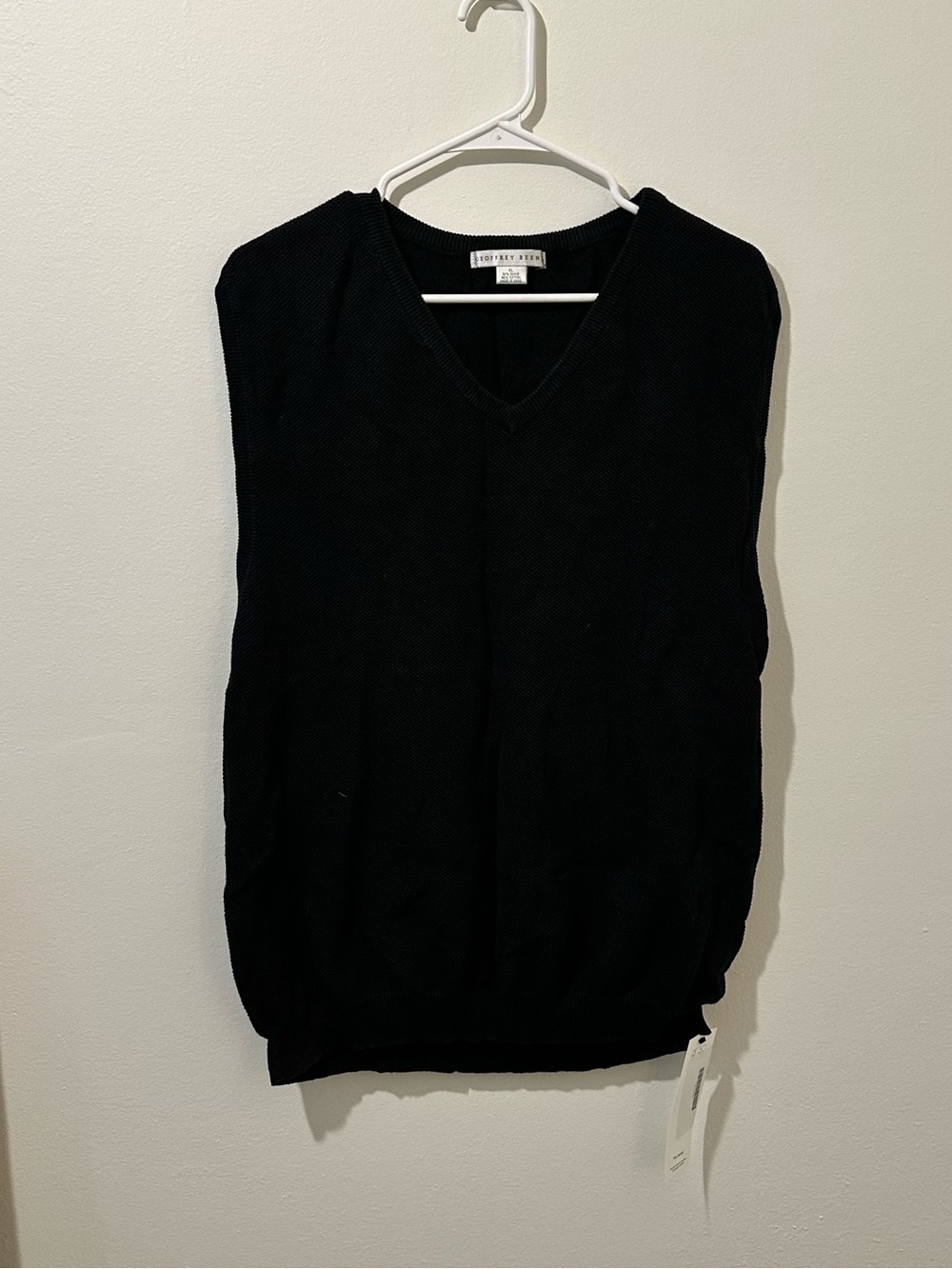 Geoffrey Beene Black V-Neck Sweater Vest